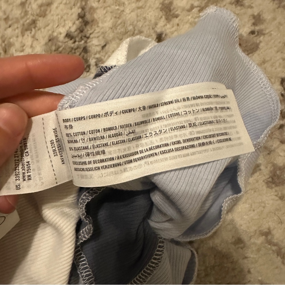 2 top bundle - Picture 4 of 7